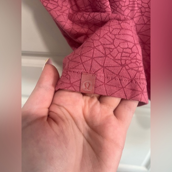 Lululemon Cates Tee - Picture 6 of 6